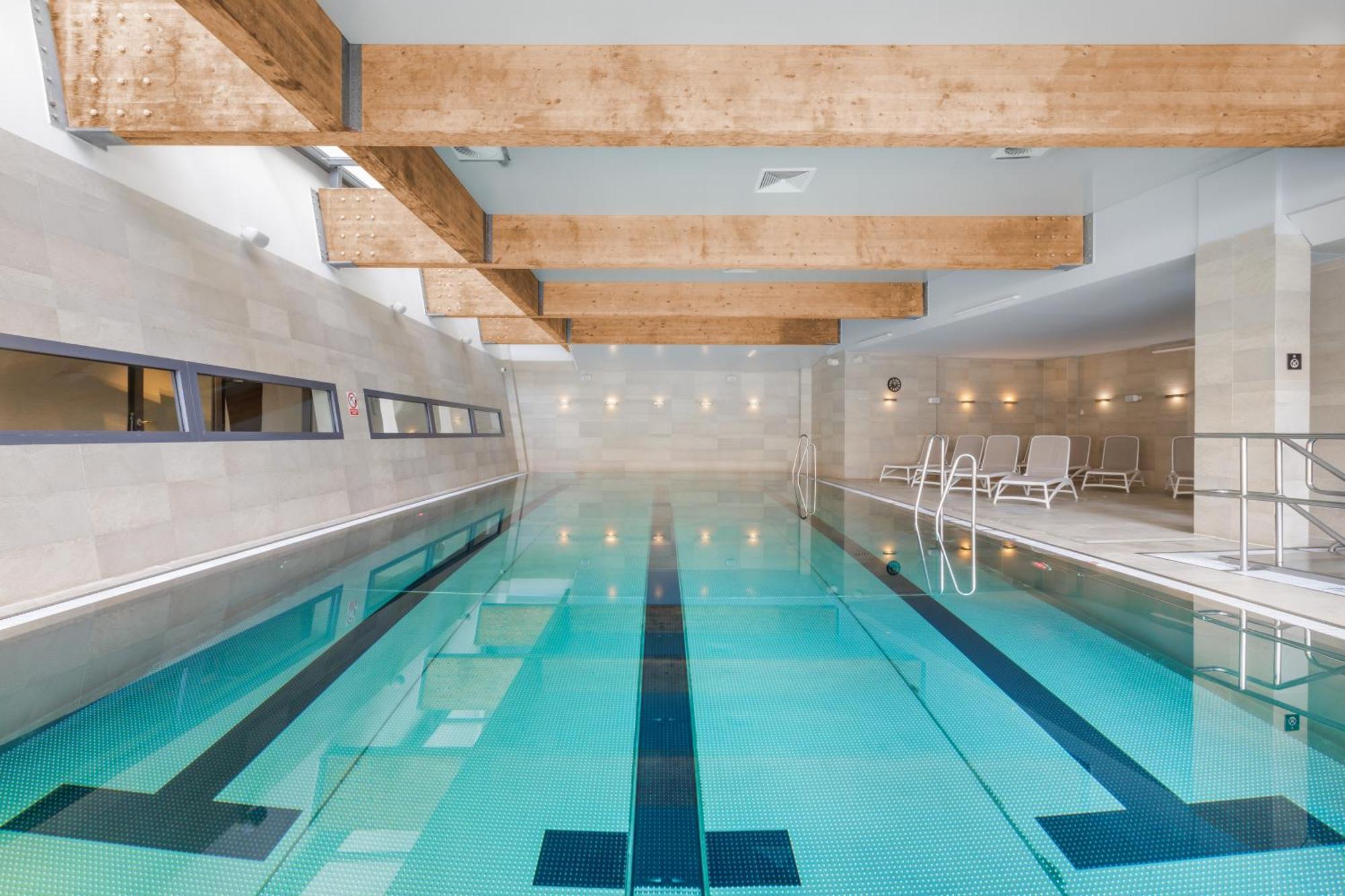 Marine Hotel By Zdrojowa Kołobrzeg Esterno foto The swimming pool at The Standard East Village