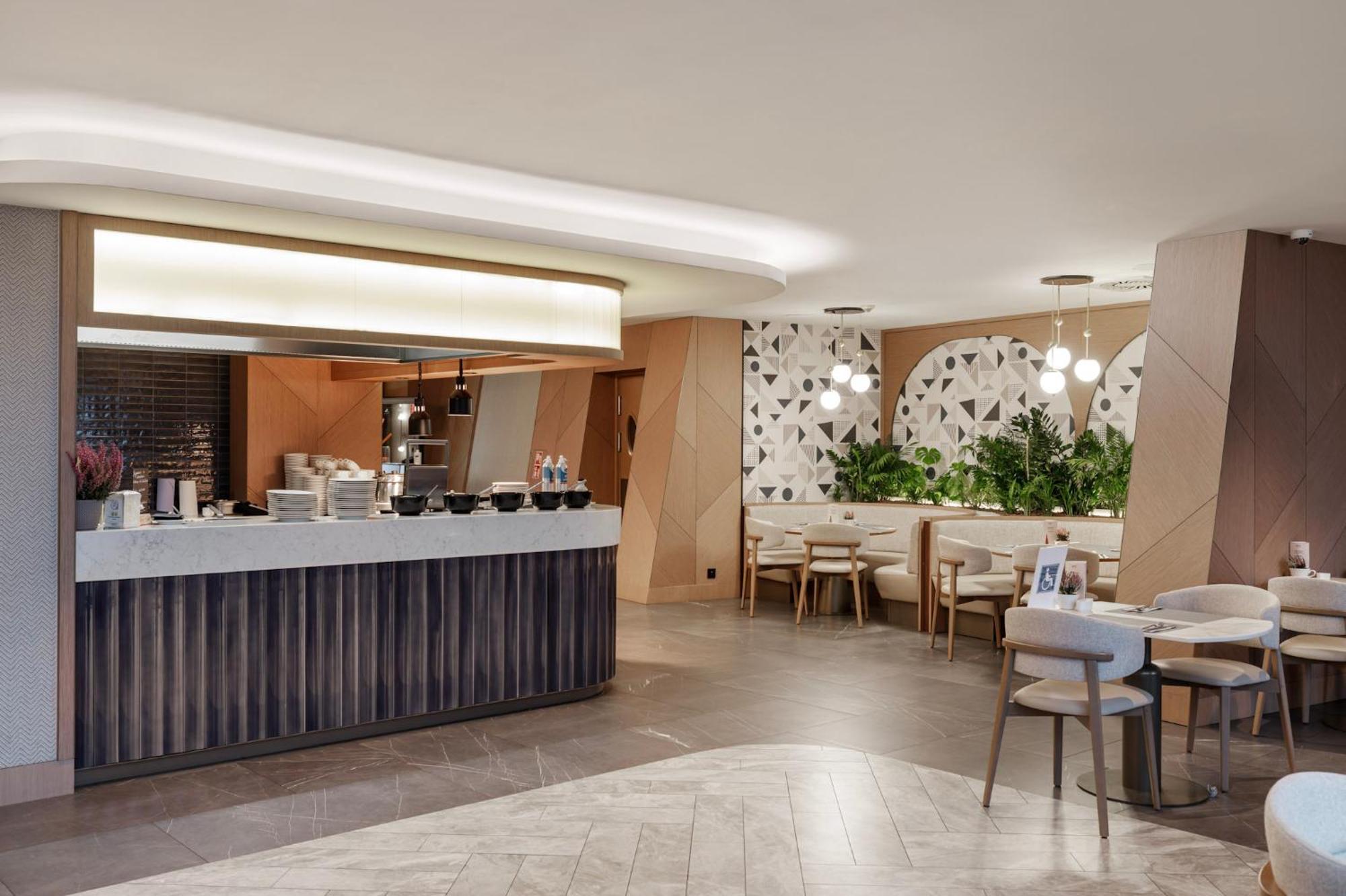 Marine Hotel By Zdrojowa Kołobrzeg Esterno foto The lounge at the airport